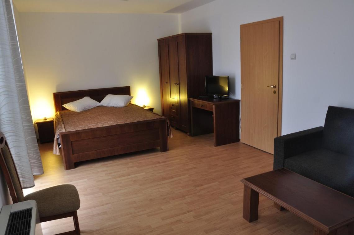 Hotel Oras Zlatna Exteriér fotografie